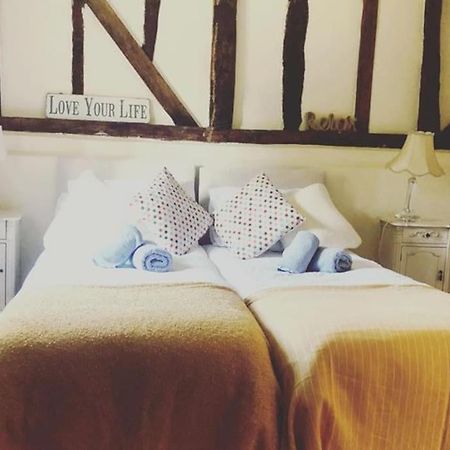 Stunning Barn Conversion Ideal For Large Families Bildeston Bagian luar foto