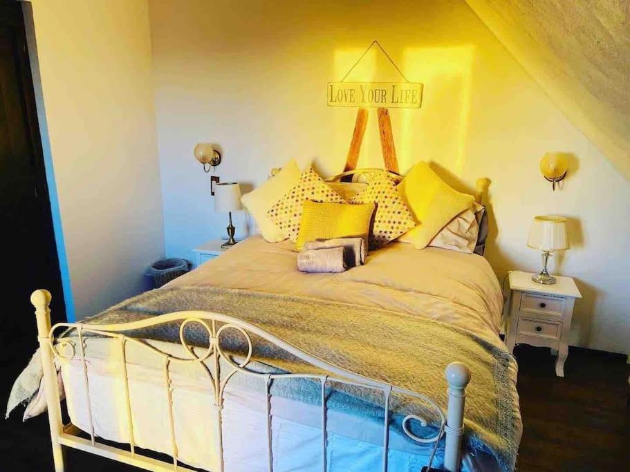 Stunning Barn Conversion Ideal For Large Families Bildeston Bagian luar foto