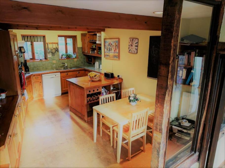 Stunning Barn Conversion Ideal For Large Families Bildeston Bagian luar foto