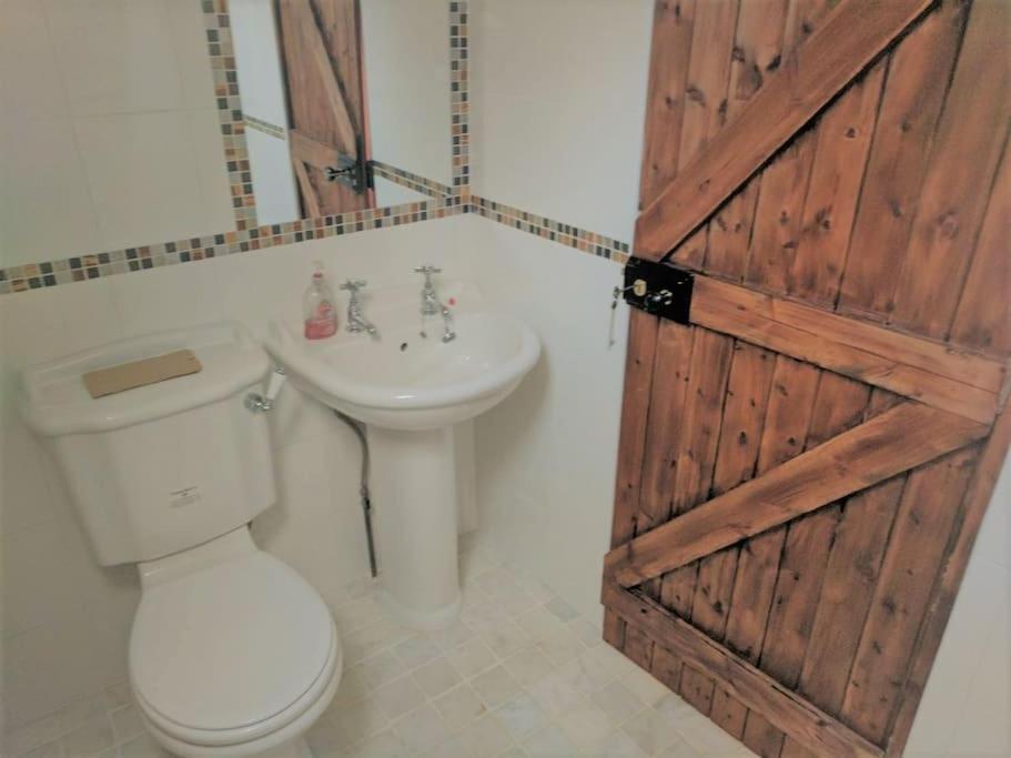 Stunning Barn Conversion Ideal For Large Families Bildeston Bagian luar foto