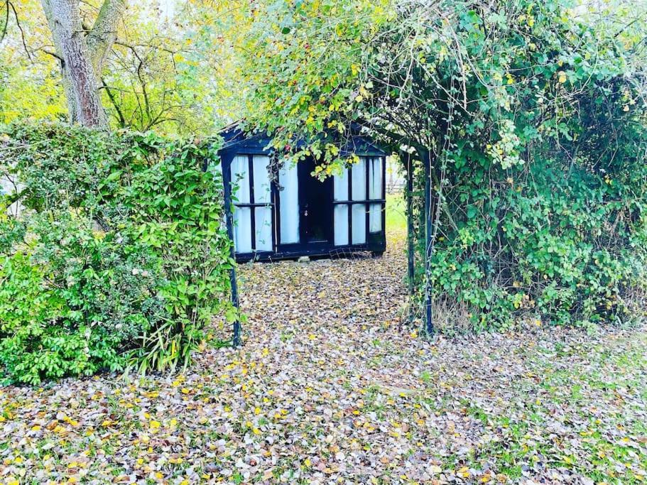 Stunning Barn Conversion Ideal For Large Families Bildeston Bagian luar foto