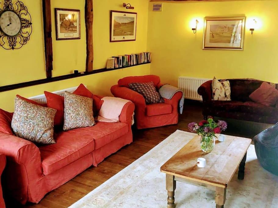 Stunning Barn Conversion Ideal For Large Families Bildeston Bagian luar foto