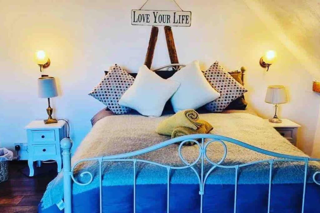 Stunning Barn Conversion Ideal For Large Families Bildeston Bagian luar foto