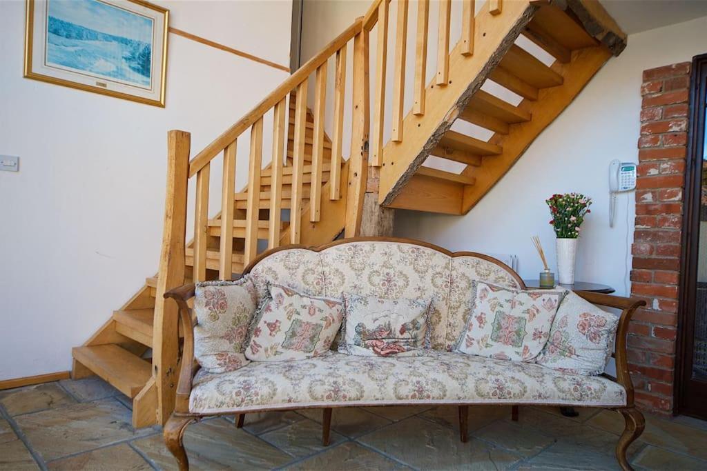 Stunning Barn Conversion Ideal For Large Families Bildeston Bagian luar foto