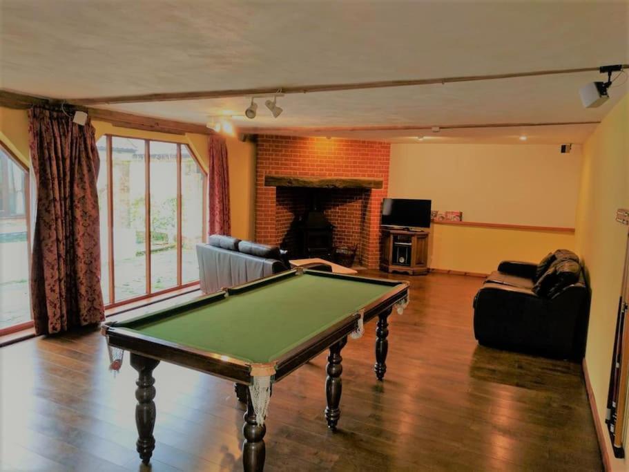 Stunning Barn Conversion Ideal For Large Families Bildeston Bagian luar foto