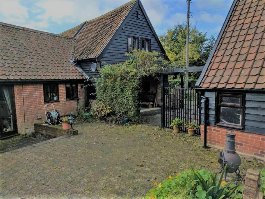 Stunning Barn Conversion Ideal For Large Families Bildeston Bagian luar foto